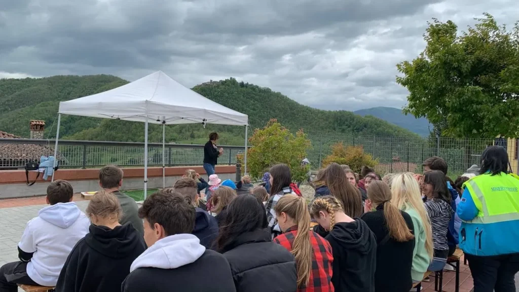 We Evacuateв About 250 Children and Their Relatives Підтримка евакуйованих дітей