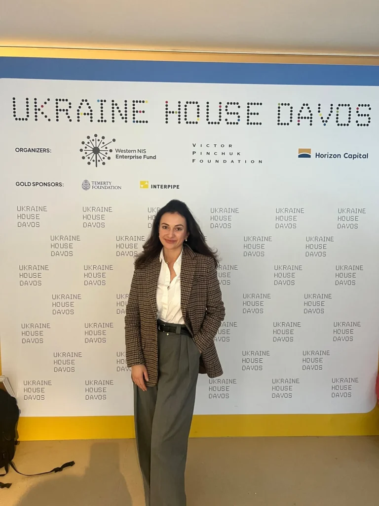 Ridni at the World Economic Forum in Davos Рідні на Всесвітньому економічному форумі у Давосі.