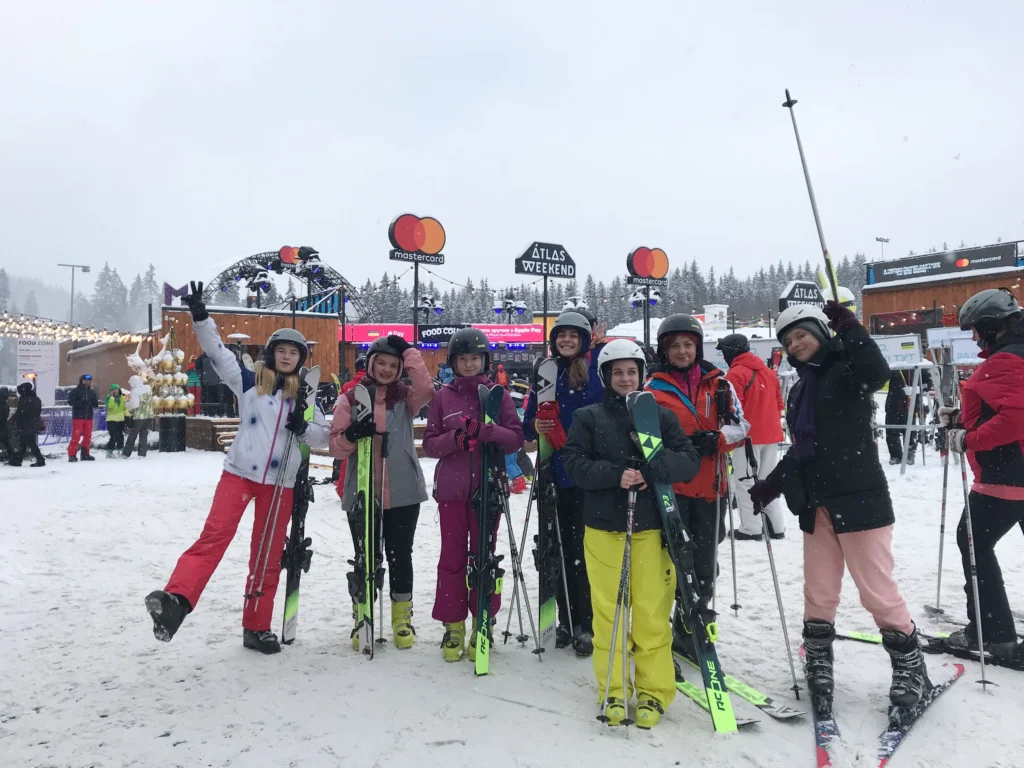 Зимова подорож "У пошуках себе" Зимова подорож "У пошуках себе"