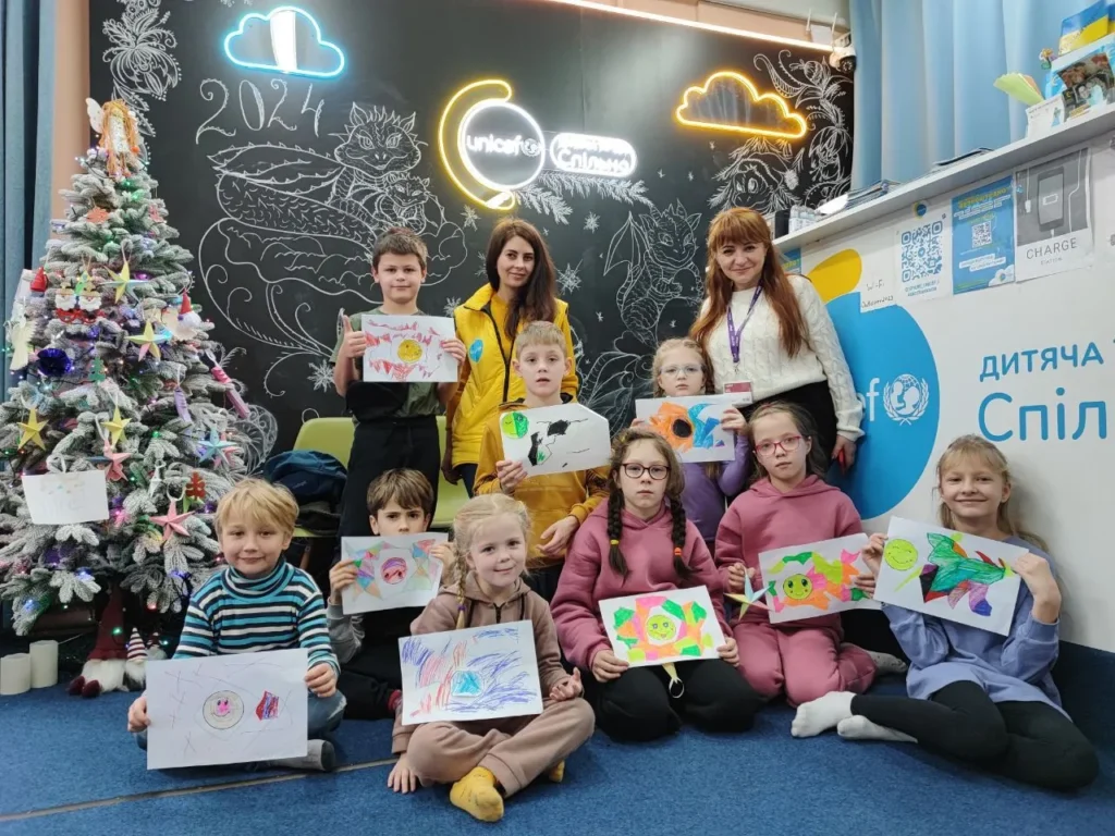 Заняття для дітей, підліткові та батьківські клуби Заняття для дітей, підліткові та батьківські клуби