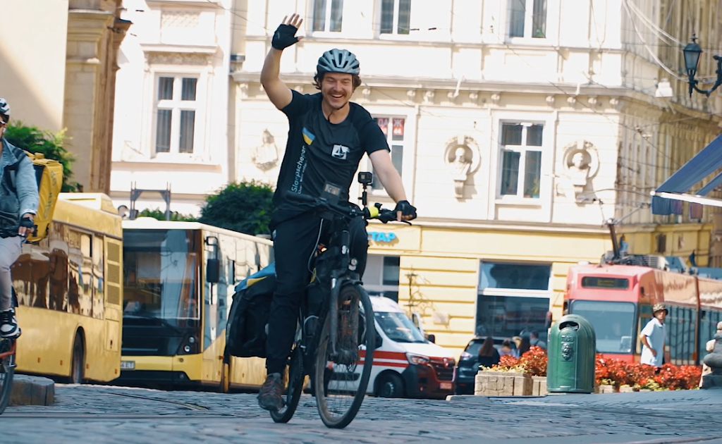 З Гронінгена до Львова: 29 днів, майже 1600 км і €20 000 заради українських дітей як усиновити дитину,усиновлення під час війни,усиновлення в Україні,усиновлення ВПО,усиновлення військовими,процедура усиновлення 2025,документи для усиновлення Ліам