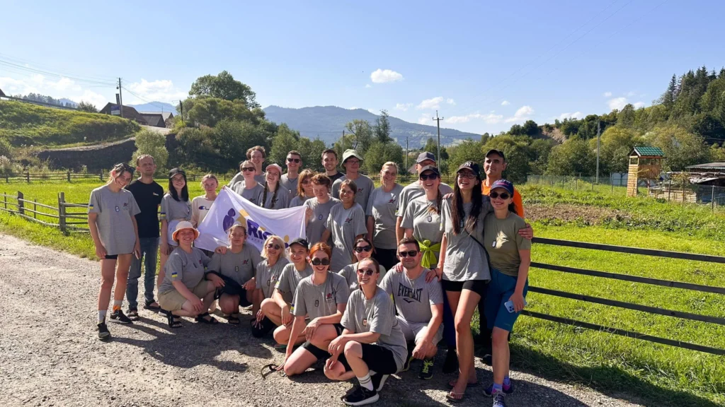 "Лідерство в горах в умовах невизначеності": Вершини підкорені, страхи подолані Лідерство в горах в умовах невизначеності
