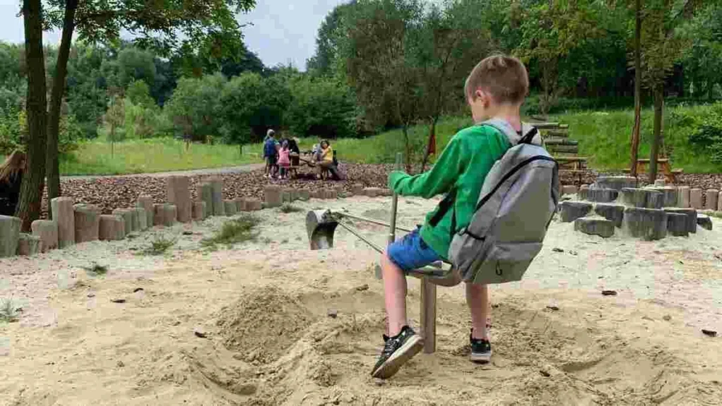 Усиновлення дітей