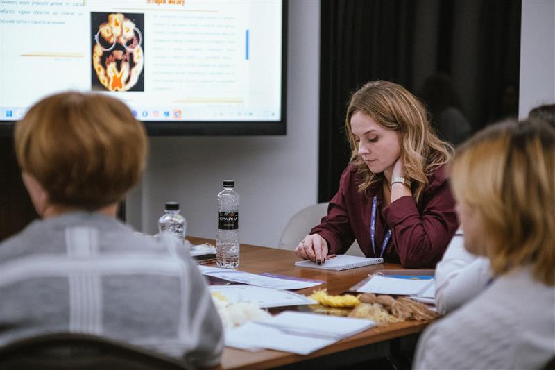 Відбувся тренінг «Опори, які тримають»: фахівці вчилися ефективно підтримувати сім’ї DSC01536