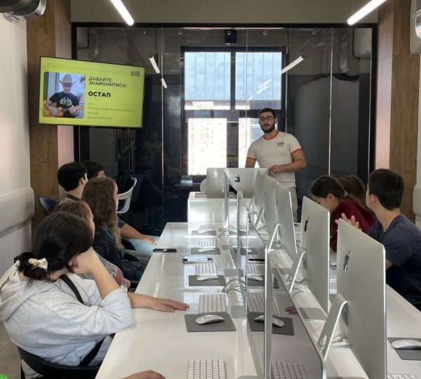 Крок до майбутньої професії: підлітки опанували ІТ-технології разом із БФ «Рідні» та UA-Teens