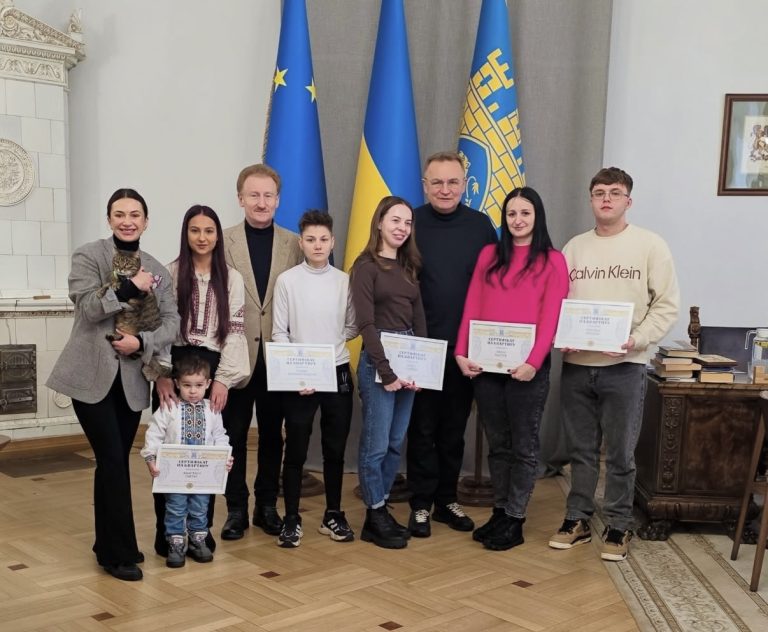 13 молодих людей отримали ключі від власних осель у Львові: історія Тетяни та фонду «Рідні»