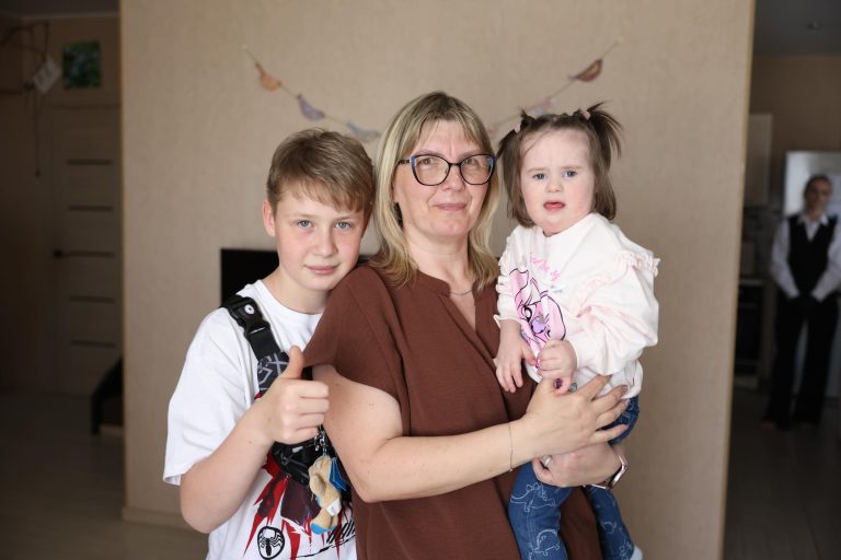 Голова представництва ЮНІСЕФ в Україні відвідала новий дитячий будинок сімейного типу у Львові ДБСТ 4