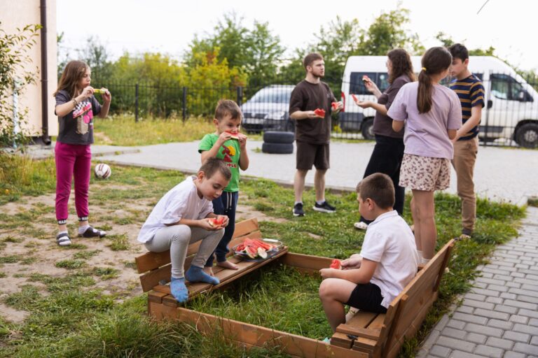 Кожна дитина – цілий всесвіт: як молоде подружжя стало сім’єю для десятьох дітей історія Олени та Андрія Видюків