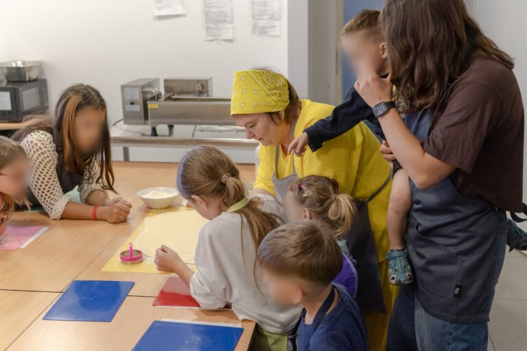 New Experience and a Warm Atmosphere: Master Class Held for Children of the Social Support Center Пампушки3